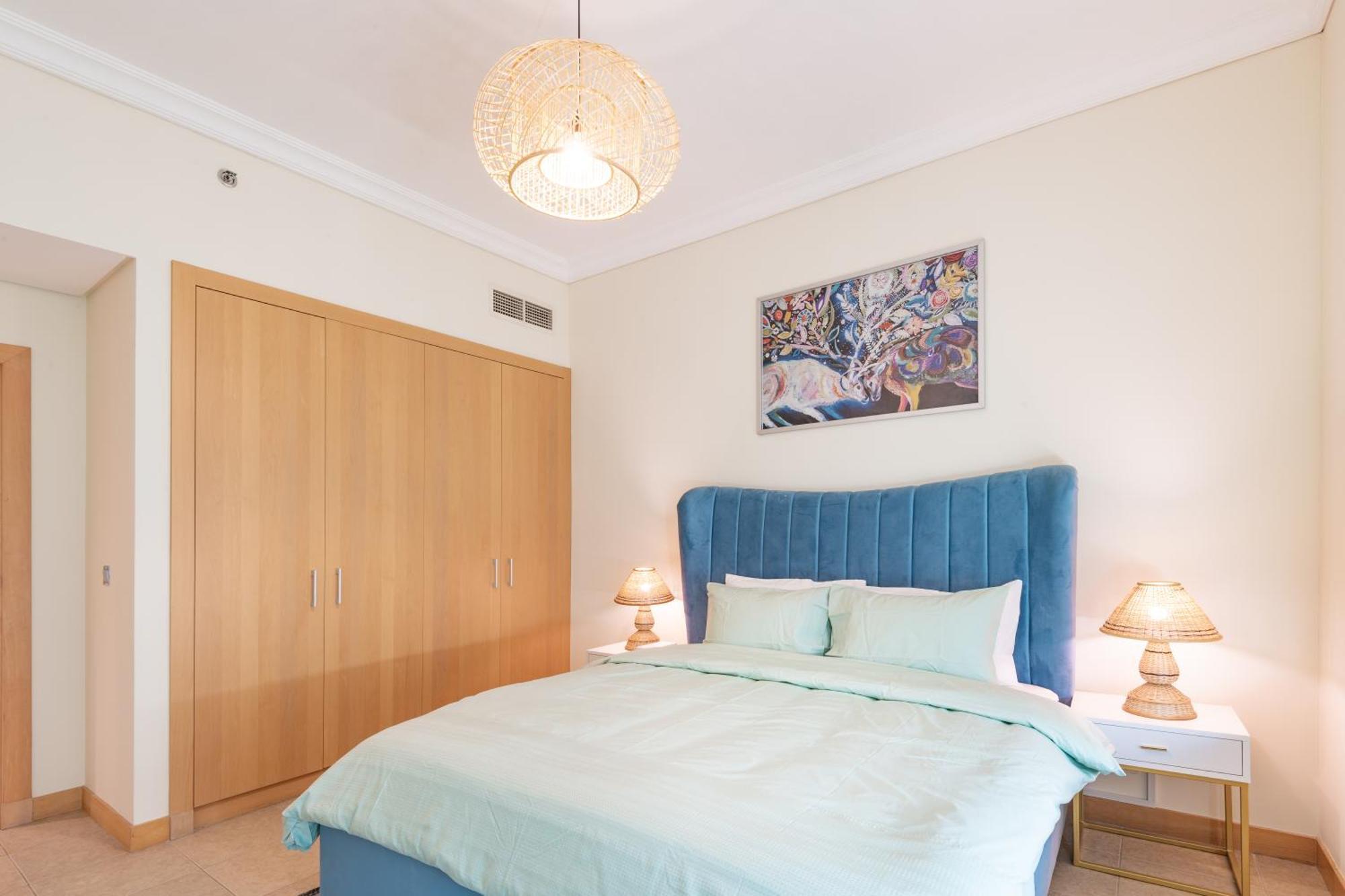 The Palm 4br & Pool Access Apartment