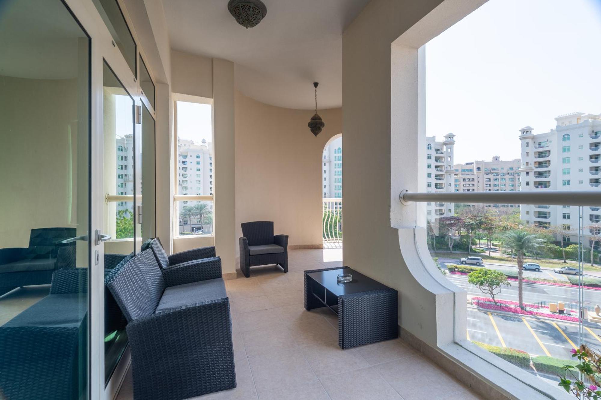 The Palm 4br & Pool Access Apartment