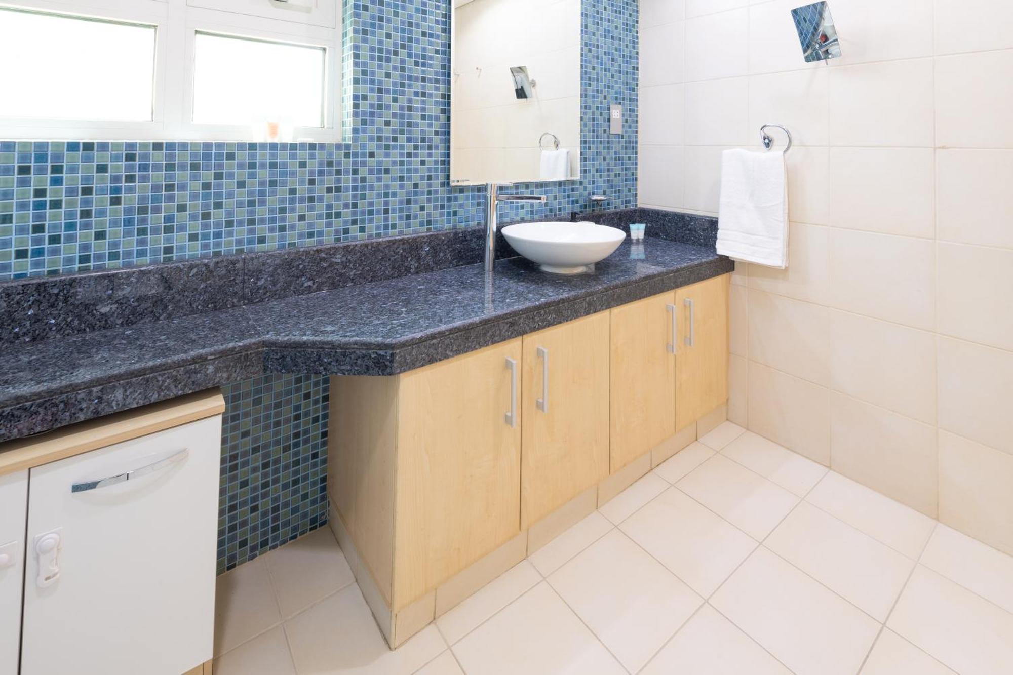 The Palm 4br & Pool Access *