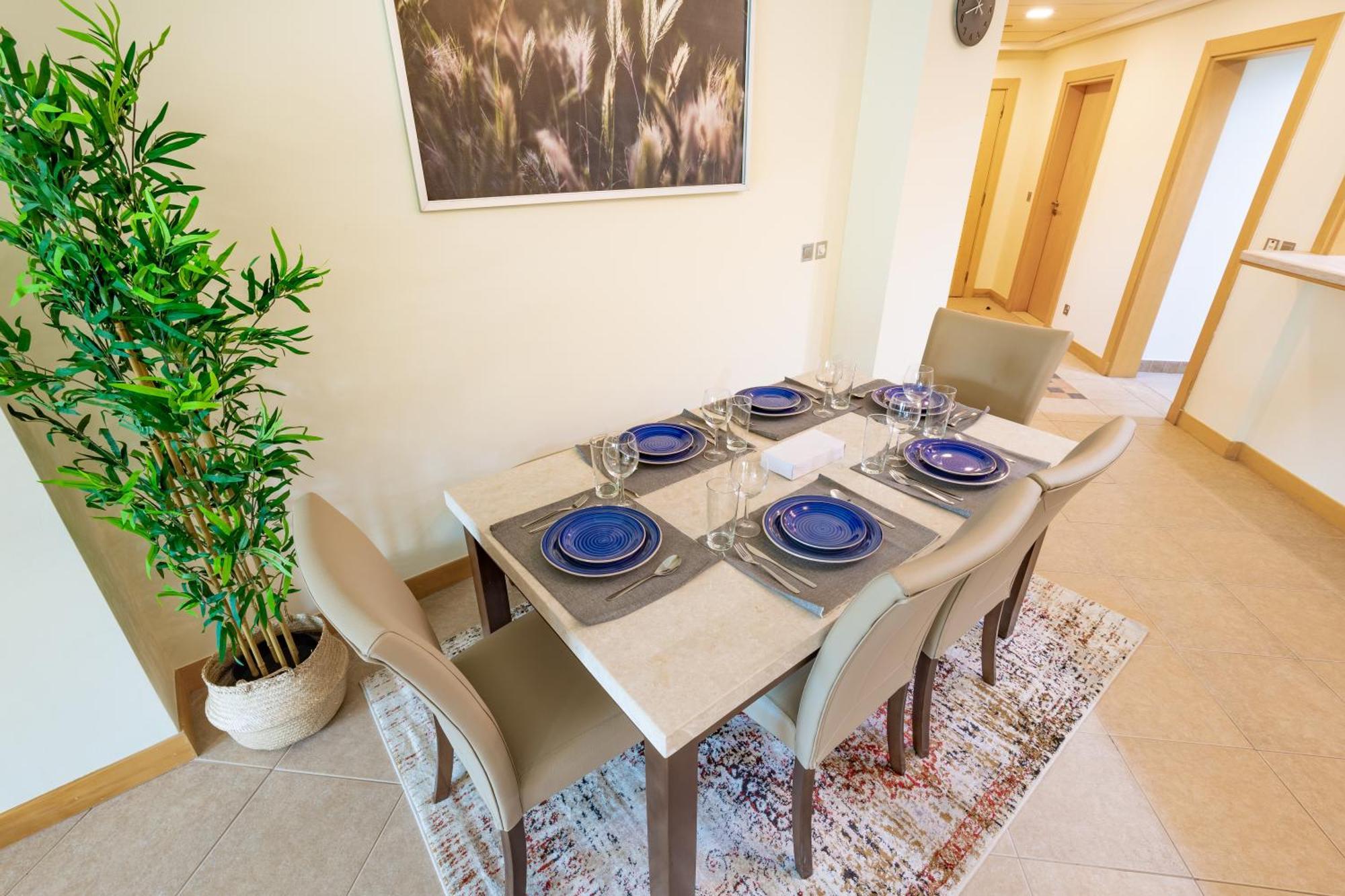 Apartment The Palm 4br & Pool Access *