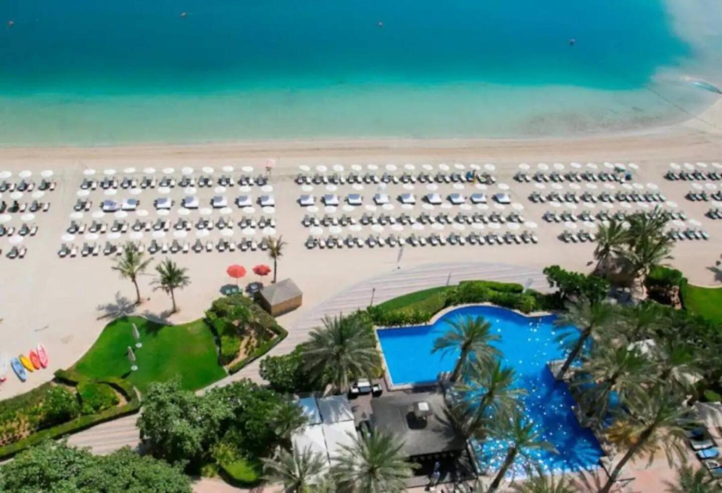 The Palm 4br & Pool Access Apartment Dubai