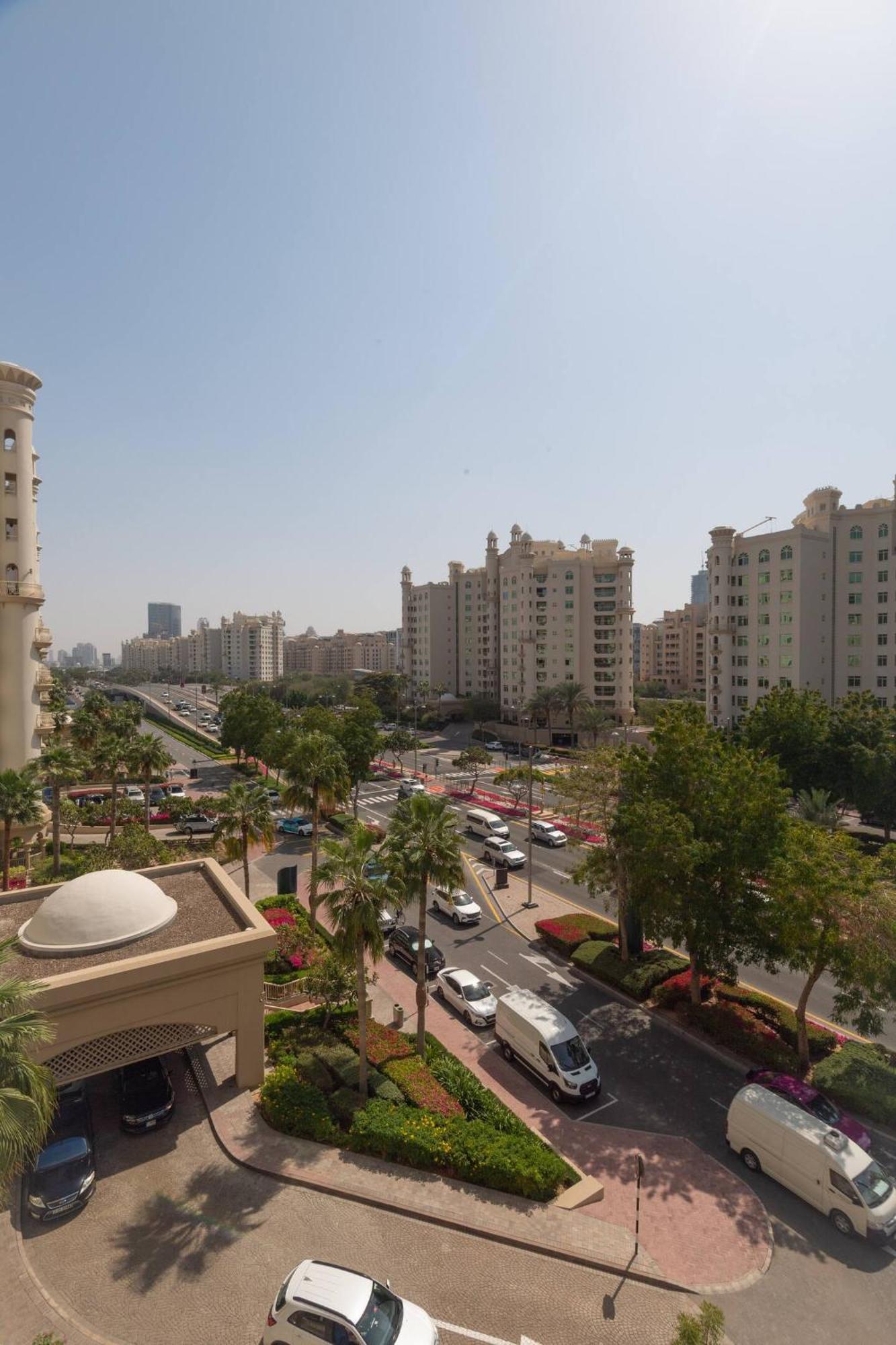 The Palm 4br & Pool Access Apartment *
